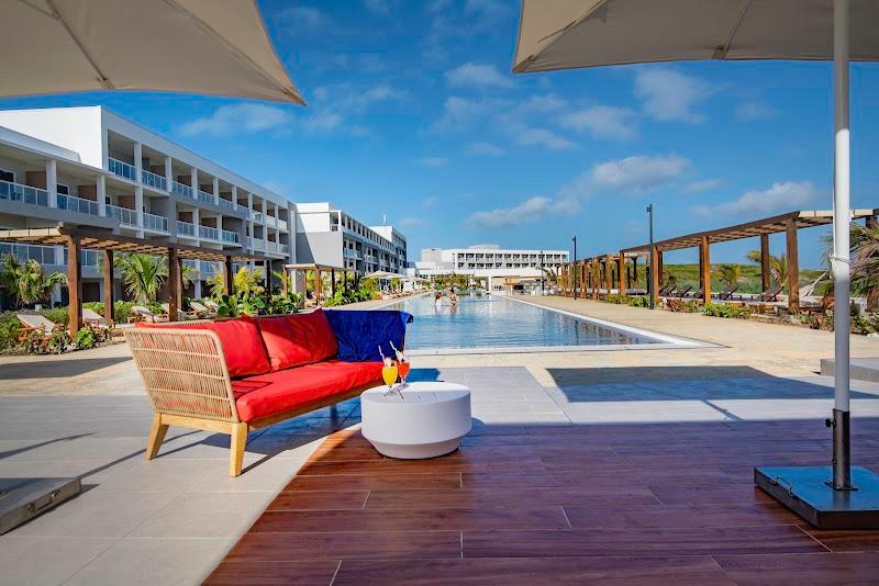 Gran Mutha Rainbow Hotel thumbnail 5