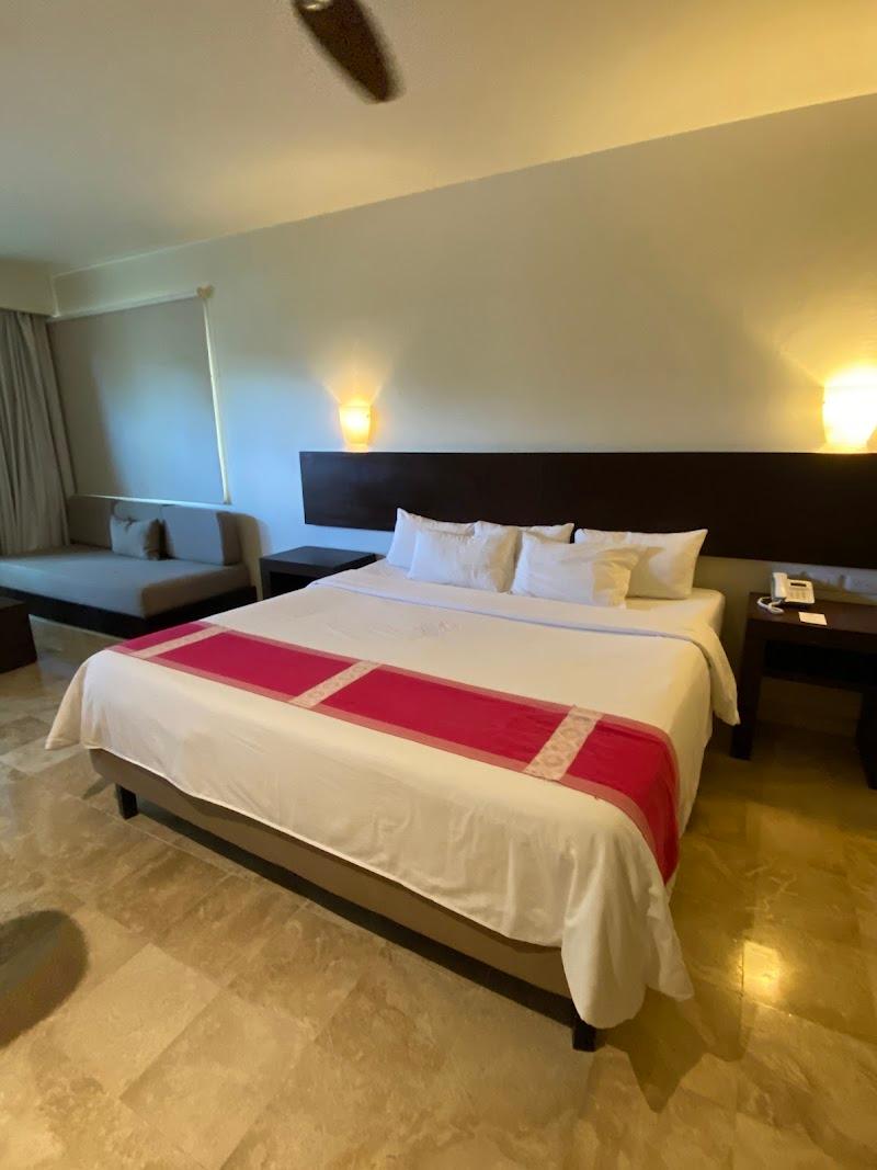 Akumal Bay Beach & Wellness Resort thumbnail 2