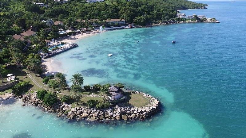 Blue Waters Resort & Spa - Antigua thumbnail 5