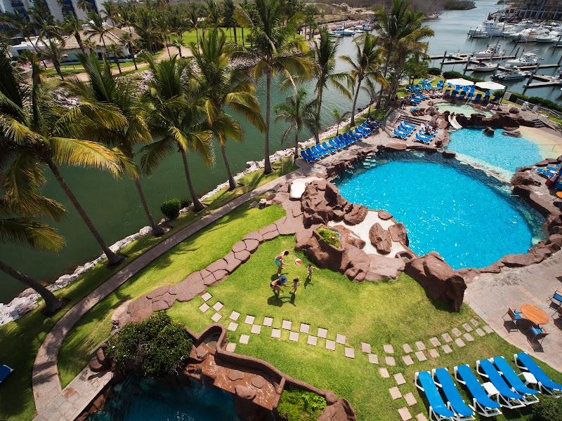 El Cid Marina Beach Hotel thumbnail 3