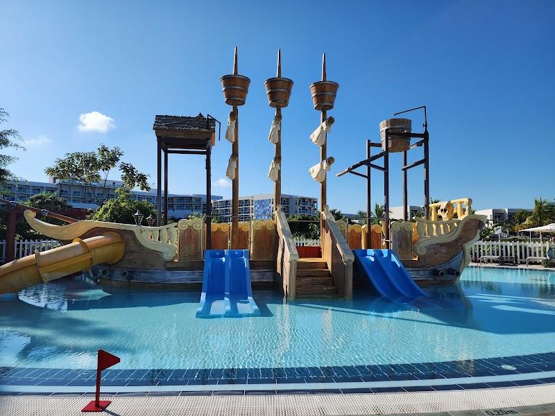 Gran Muthu Almirante Beach Hotel thumbnail 3