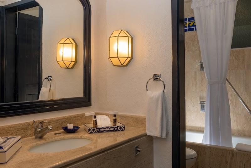 Pueblo Bonito Blanco Los Cabos Beach Resort thumbnail 4