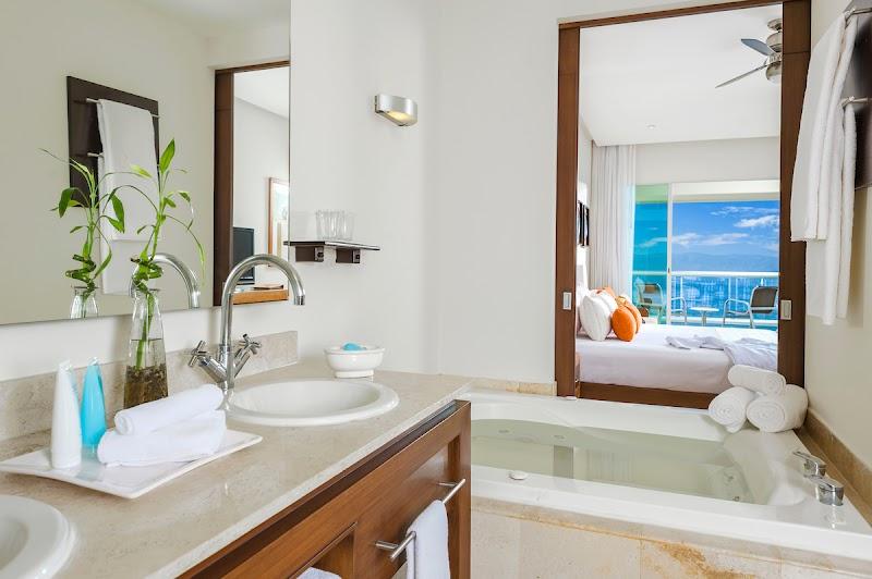 The Grand Mayan at Vidanta Nuevo Vallarta thumbnail 4