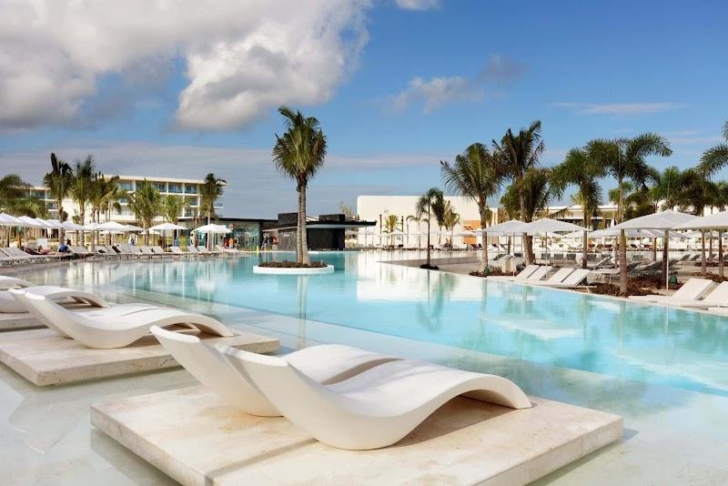 Family Selection at Grand Palladium Select Costa Mujeres thumbnail 3