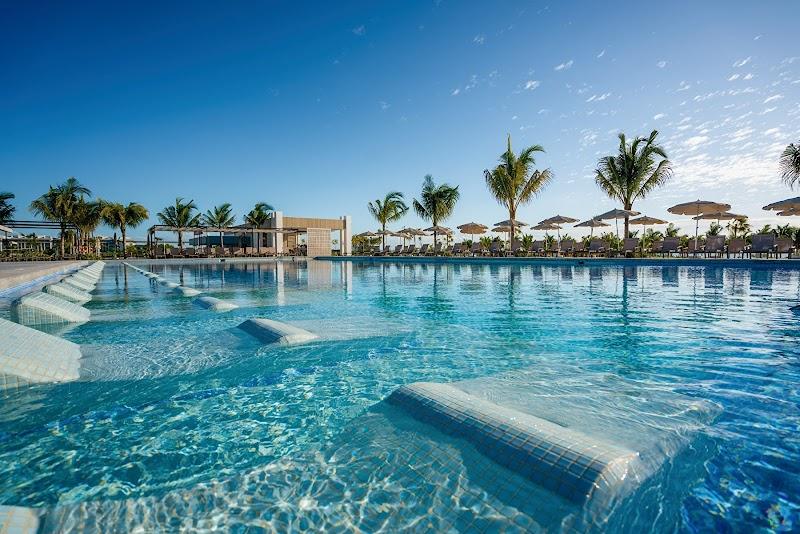 Hotel Riu Latino thumbnail 3
