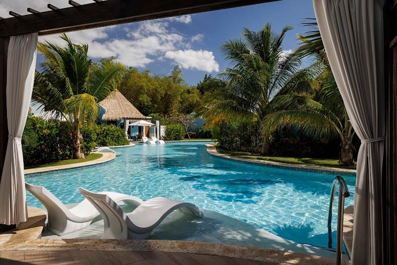 Sandals South Coast thumbnail 3