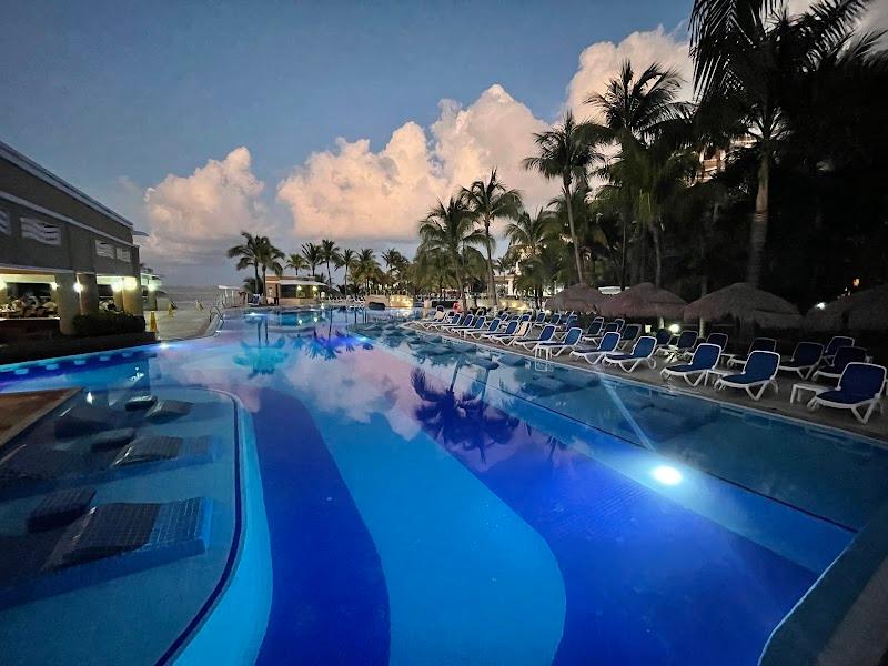 Hotel Riu Palace Peninsula thumbnail 3