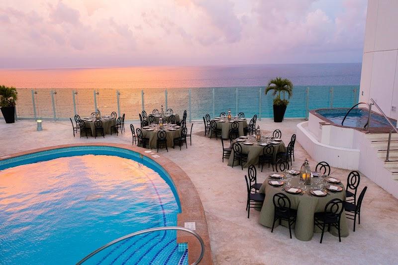 Beach Palace All Inclusive thumbnail 3