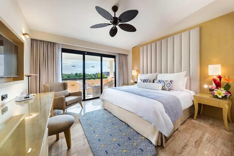 Grand Palladium Select White Sand Resort & Spa thumbnail 2