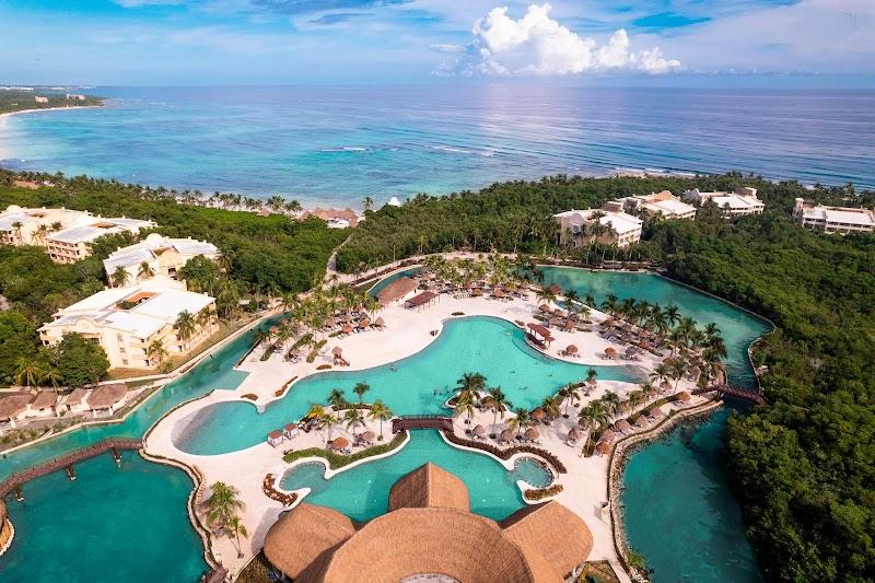 Grand Palladium Select White Sand Resort & Spa thumbnail 3
