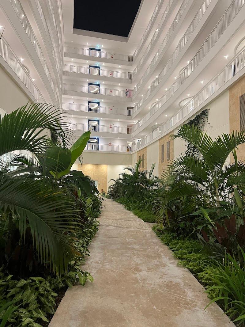 Grand Aston Varadero thumbnail 4