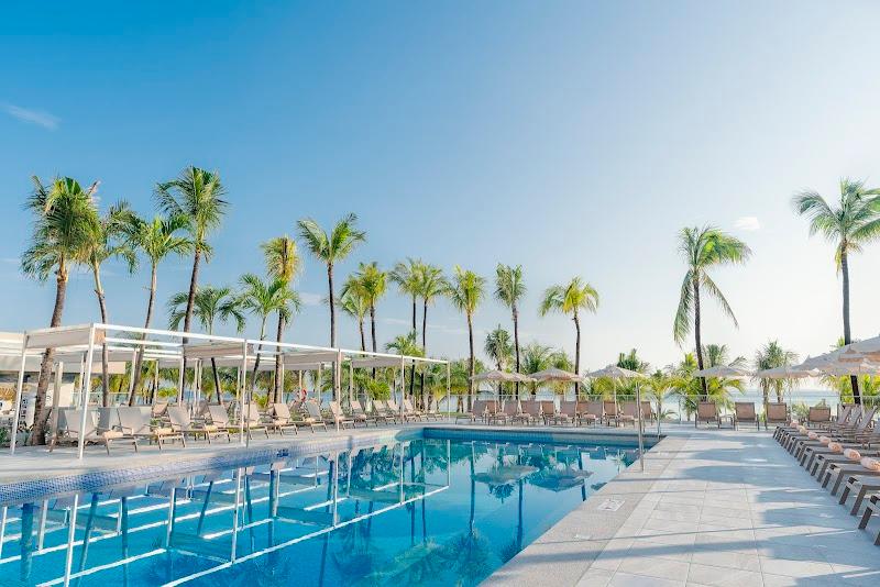 Hotel Riu Caribe thumbnail 3