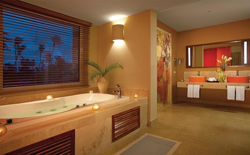 Breathless Punta Cana Resort & Spa thumbnail 4