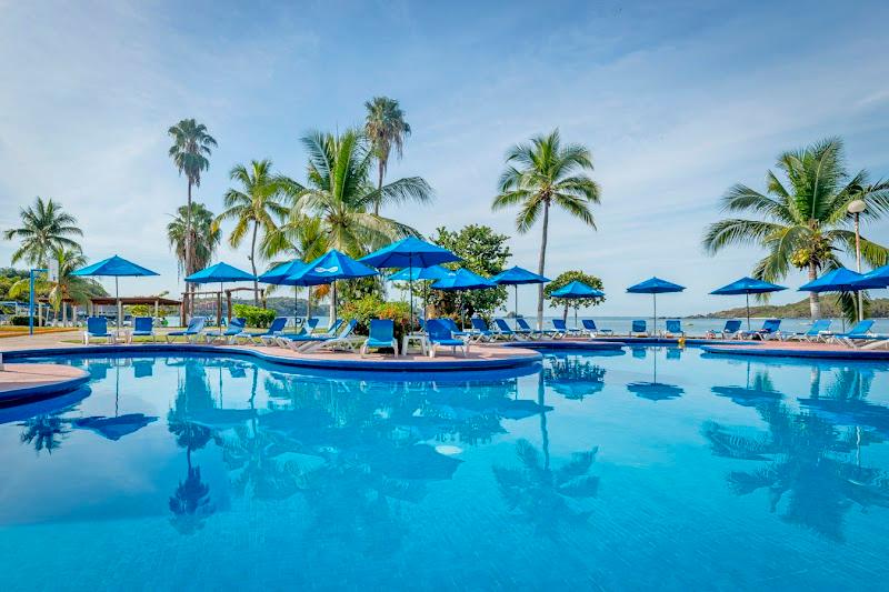 Qualton Club Ixtapa All Inclusive thumbnail 4