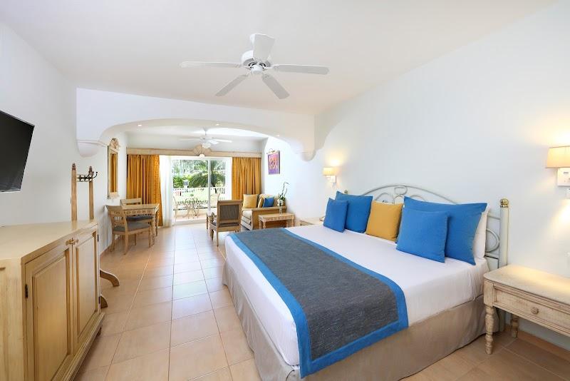 Iberostar Waves Punta Cana thumbnail 2