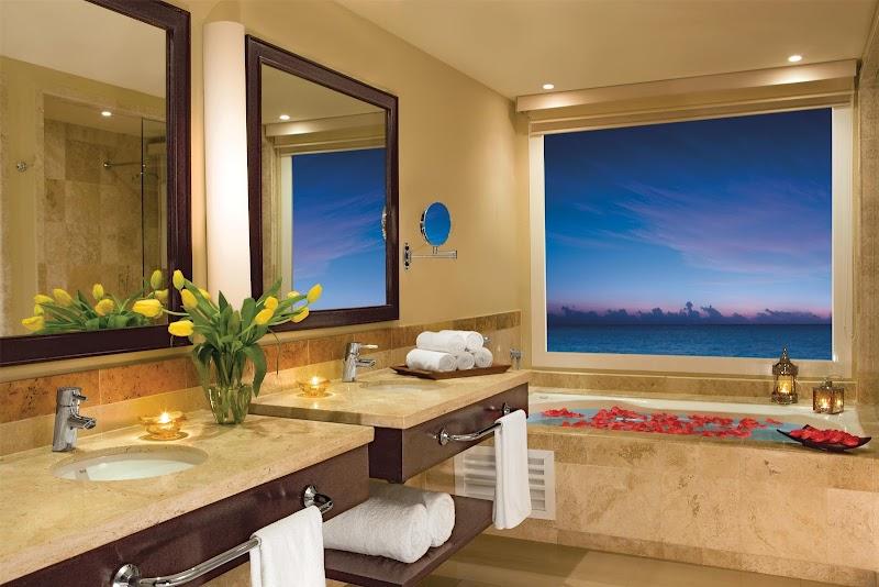 Dreams Jade Resort & Spa thumbnail 4