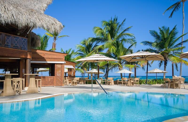 Vik Hotel Cayena Beach thumbnail 3