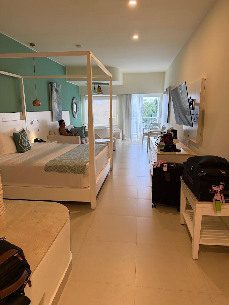 Iberostar Selection Riviera Cancun thumbnail 2