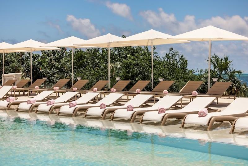AVA Resort Cancun thumbnail 3