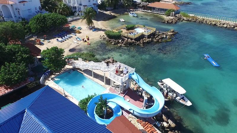Franklyn D Resort & Spa thumbnail 3