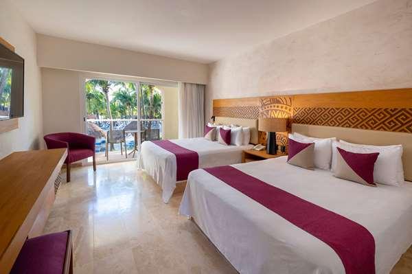 Viva Azteca by Wyndham, A Trademark All Inclusive Resort thumbnail 2