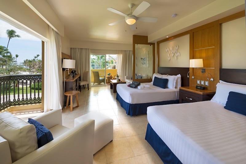 Ocean Blue and Sand Beach Resort thumbnail 2
