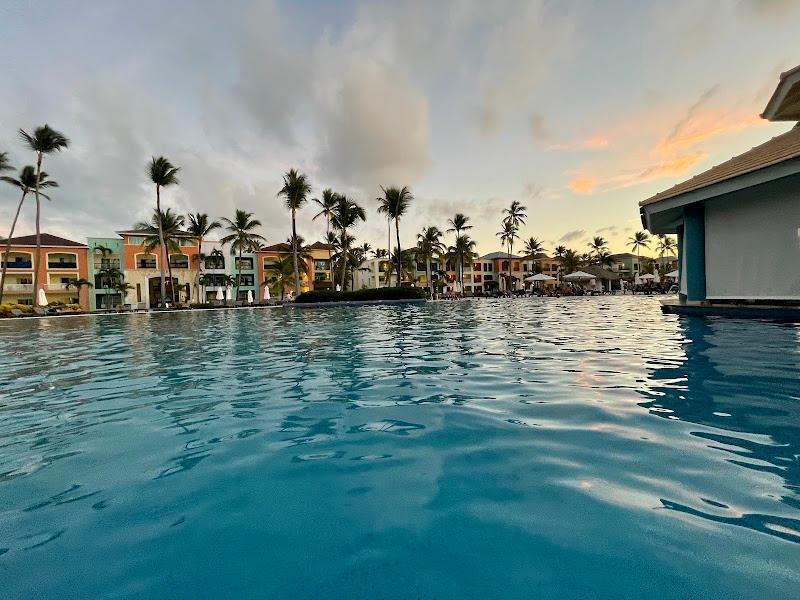 Ocean Blue and Sand Beach Resort thumbnail 3