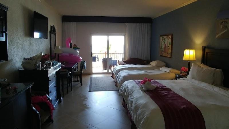 Jewel Runaway Bay Beach Resort & Waterpark thumbnail 2