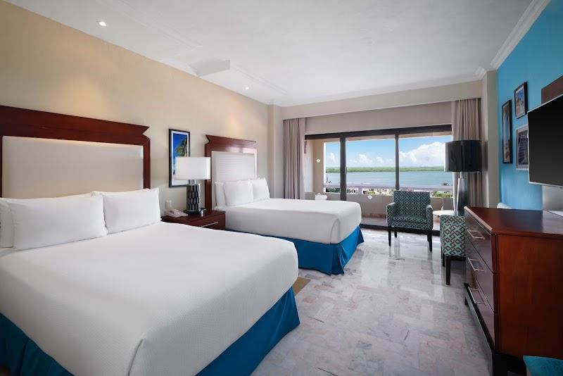 Wyndham Grand Cancun All Inclusive Resort & Villas thumbnail 2