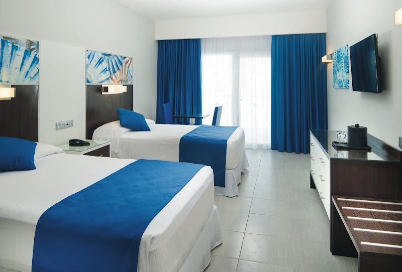 Hotel Riu Reggae thumbnail 2