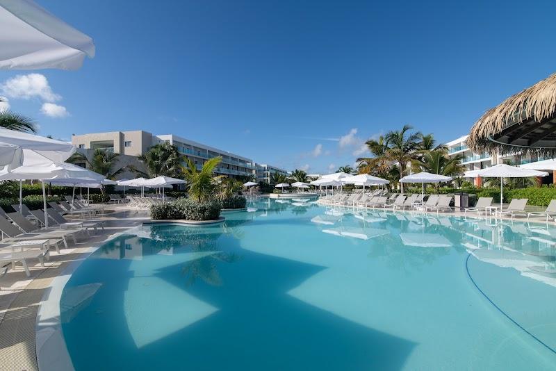Serenade Punta Cana Beach & Spa Resort thumbnail 3