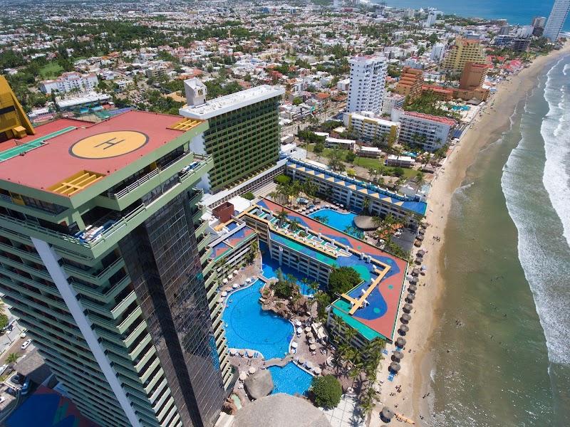 El Cid El Moro Beach Hotel thumbnail 5