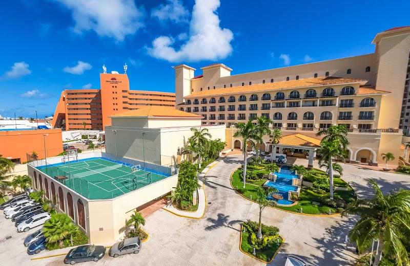GR Solaris Cancun 1