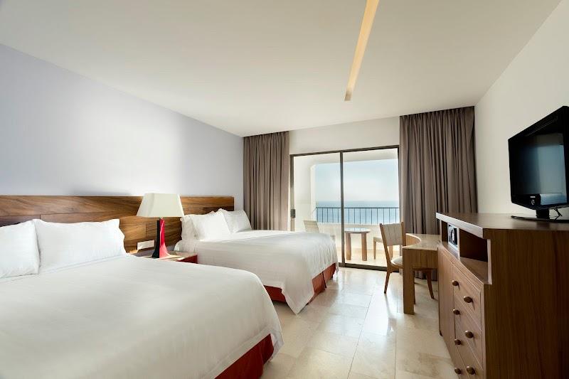 Holiday Inn Resort Ixtapa All-Inclusive, an IHG Hotel thumbnail 2