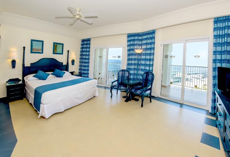 Hotel Riu Emerald Bay thumbnail 2