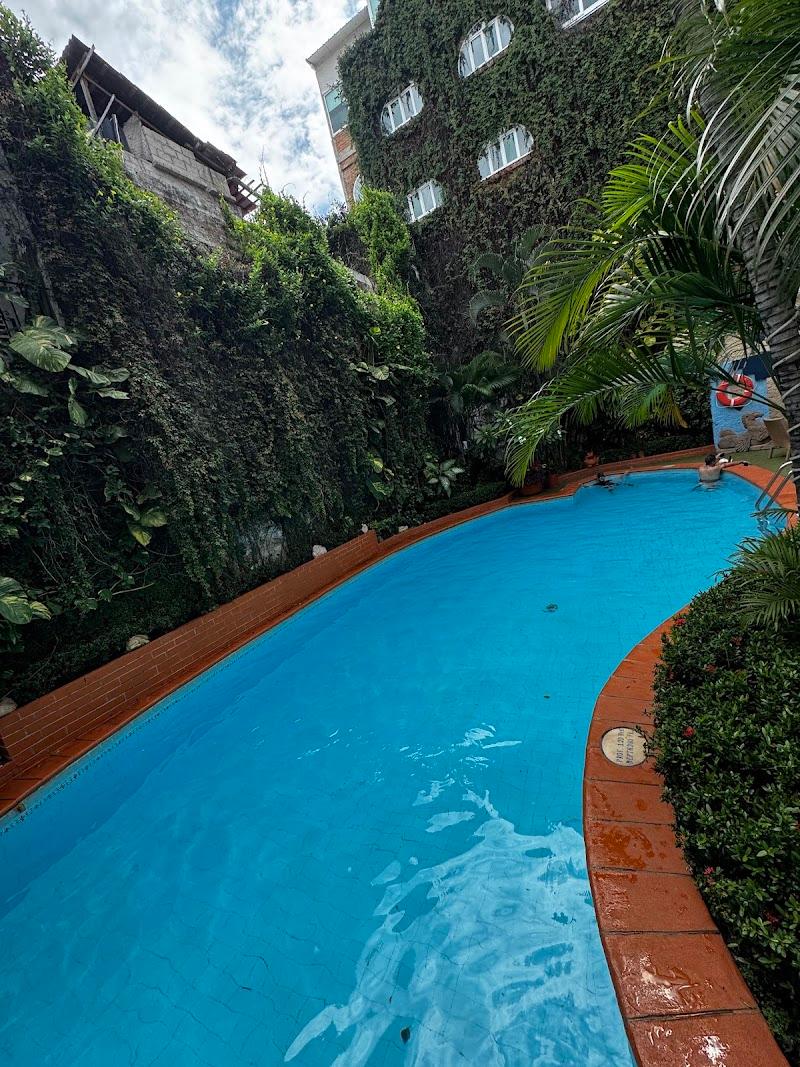 Los Arcos Suites thumbnail 3