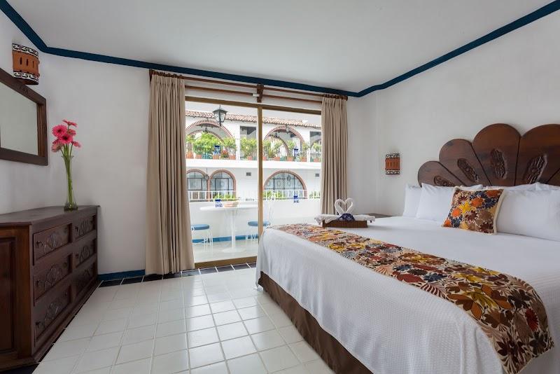 Los Arcos Suites thumbnail 5