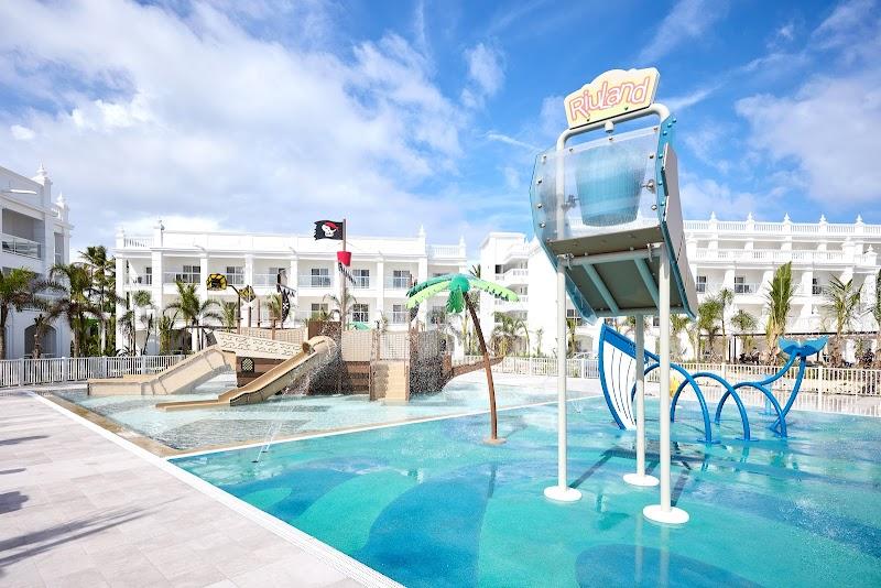 Hotel Riu Palace Bavaro thumbnail 3