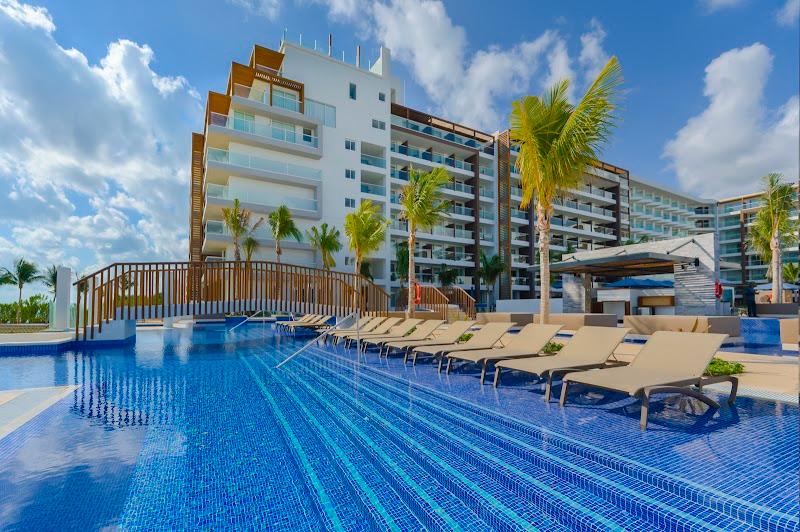 Royalton Splash Riviera Cancun, An Autograph Collection All-Inclusive Resort thumbnail 5