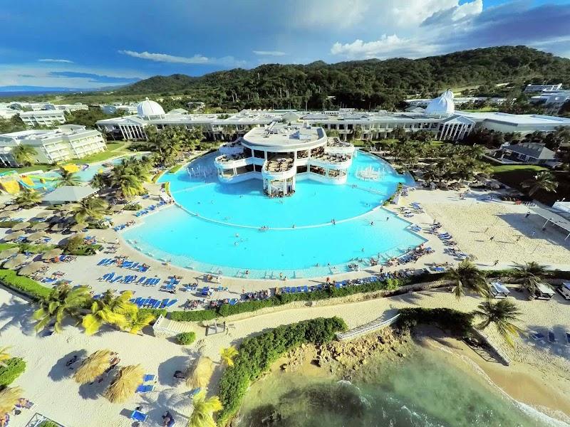 Grand Palladium Lady Hamilton Resort & Spa thumbnail 5