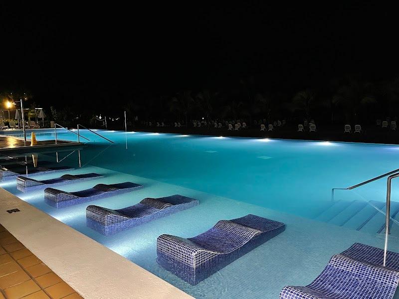 Hotel Riu Playa Blanca thumbnail 3