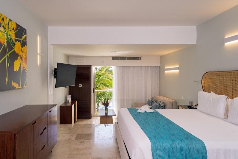 Sunset Royal Beach Resort thumbnail 2