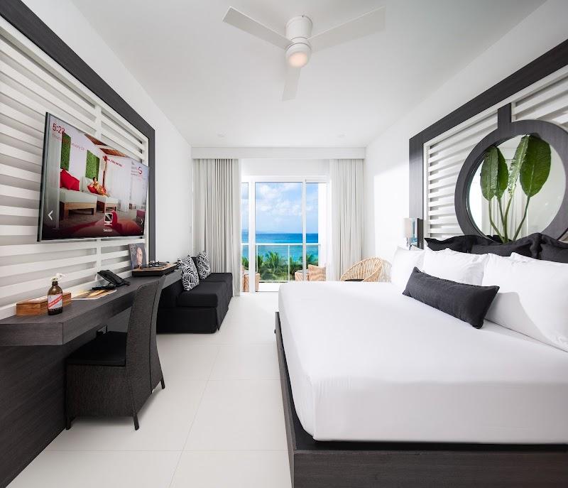 S Hotel Montego Bay thumbnail 2
