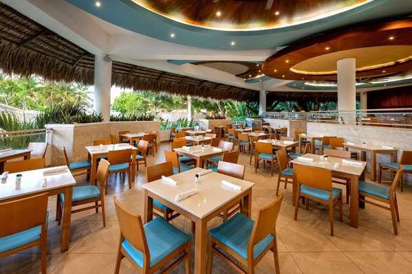 Viva Dominicus Palace by Wyndham, a Trademark All Inclusive thumbnail 4