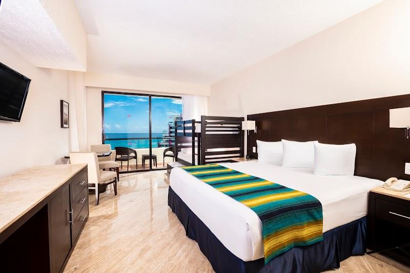 Crown Paradise Club Cancun thumbnail 2