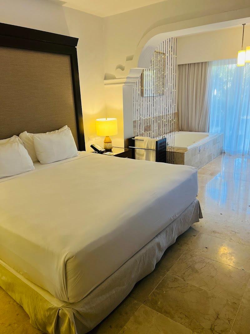 Melia Caribe Beach Resort thumbnail 2