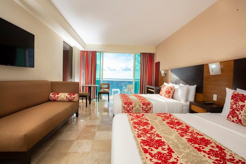 Hotel Krystal Cancun thumbnail 2