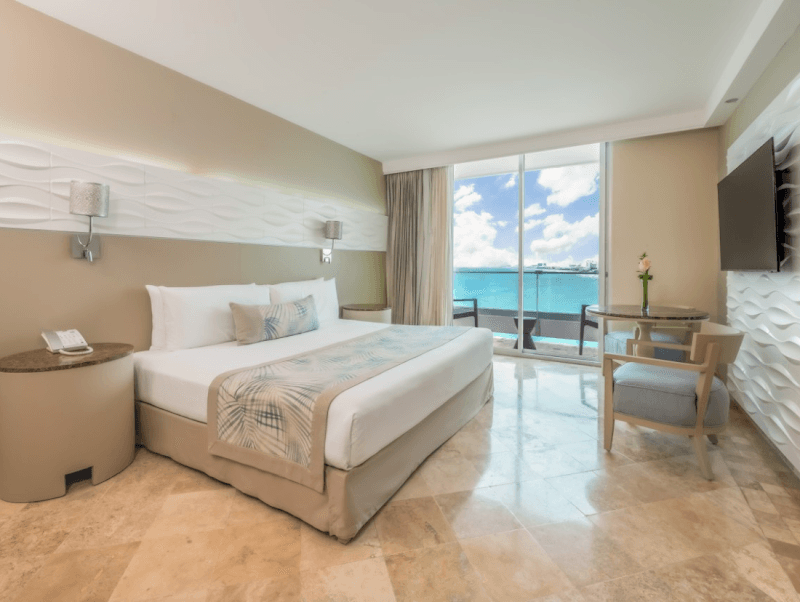 Krystal Grand Cancún All Inclusive thumbnail 2