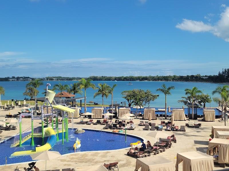 Royalton Negril, An Autograph Collection All-Inclusive Resort thumbnail 3