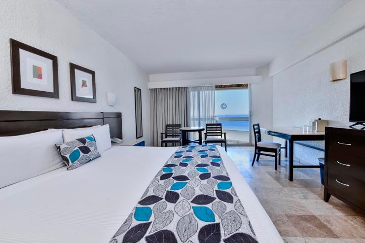 Hotel Krystal Ixtapa thumbnail 2